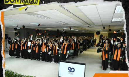 SE GRADÚAN ALUMNOS Y ALUMNAS DE LA FACULTAD DE CIENCIAS DE LA COMUNICACIÓN 