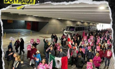 EN NUEVO LEÓN PROTESTAN EN DEFENSA DEL INE