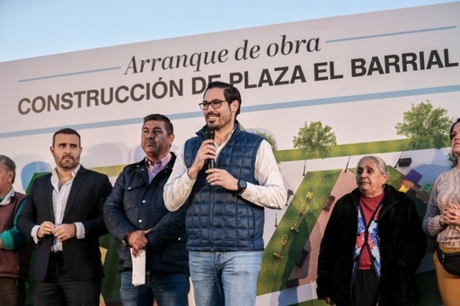 DAVID DE LA PEÑA ARRANCA CONSTRUCCIÓN DE LA NUEVA PLAZA EN EL BARRIAL