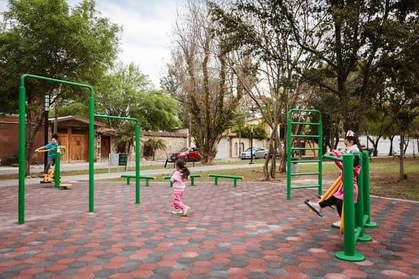 DAVID DE LA PEÑA INAUGURA PARQUE LINEAL EN SANTIAGO