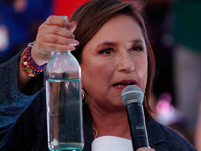 XÓCHITL GÁLVEZ RETA A CLAUDIA SHEINBAUM PARA QUE TOME AGUA DE PIPA