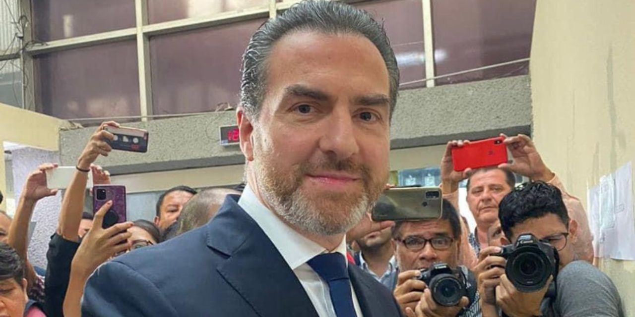 EL EX ALCALDE REGIO ADRIÁN DE LA GARZA EN DUDA SI BUSCARÁ LA ALCALDÍA