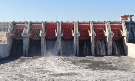 LA PRESA EL CUCHILLO NO BAJA DE NIVEL A PESAR DE EXTRACCIÓN DE AGUA