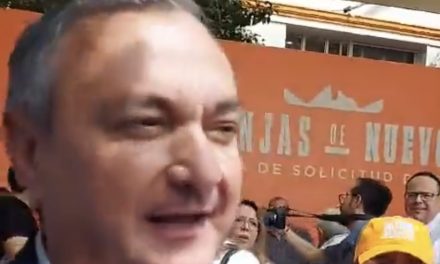 HÉCTOR GARCÍA SE REGISTRA COMO CANDIDATO A LA ALCALDÍA DE GUADALUPE