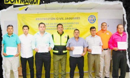 GRUPO JAGUARES ENTREGA RECONOCIMIENTOS EN PRIMEROS AUXILIOS A OPERADORES DE SANTA BUS