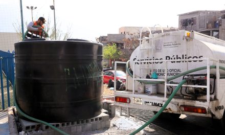 SANTA CATARINA REALIZA ABASTO EMERGENTE DE AGUA ANTE FALLA ELÉCTRICA EN BOMBAS