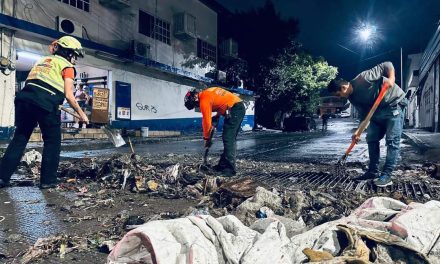 EL MUNICIPIO DE SANTA CATARINA DESPEJA CALLES Y AVENIDAS TRAS LLUVIA