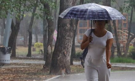 ALERTAN POR LLUVIAS Y VIENTOS FUERTES EN NUEVO LEÓN