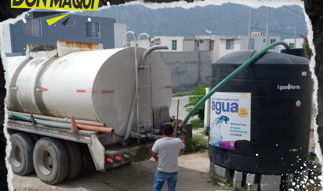 EL ALCALDE CARLOS GUEVARA DISTRIBUYE 450,000 LITROS DE AGUA EN GARCÍA