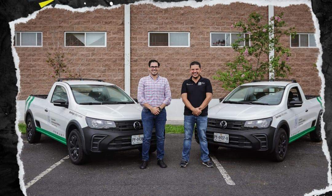 DAVID DE LA PEÑA ENTREGA CAMIONETAS PARA MEJORAR EL SERVICIO DE BARRIDO MANUAL EN SANTIAGO