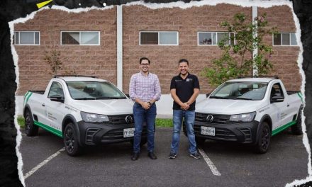 DAVID DE LA PEÑA ENTREGA CAMIONETAS PARA MEJORAR EL SERVICIO DE BARRIDO MANUAL EN SANTIAGO