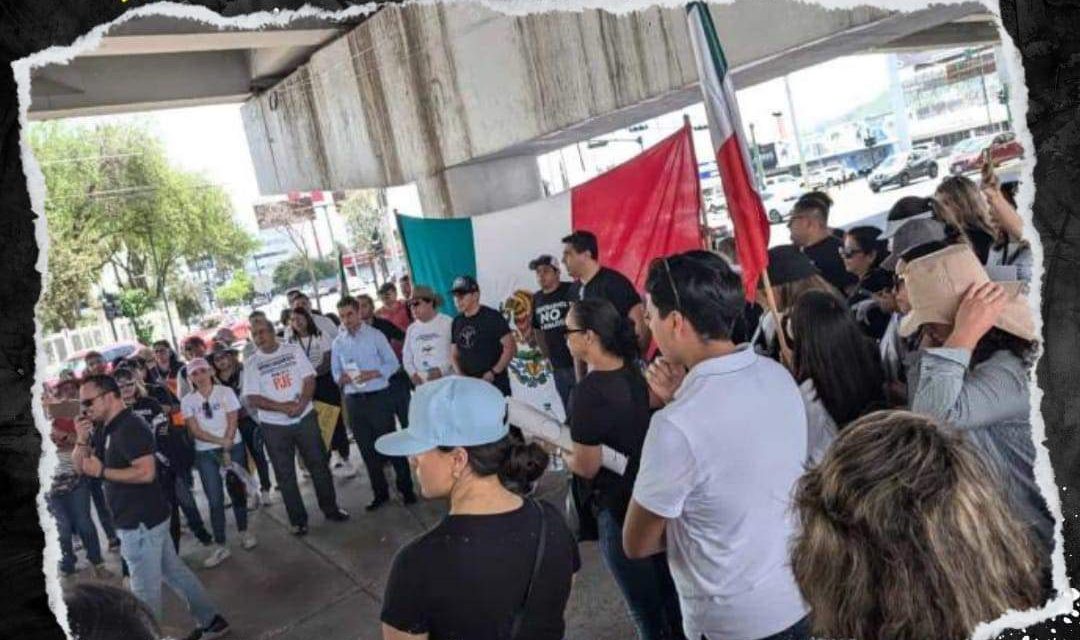 SANTA CATARINA SE ILUMINA CON COLORES PATRIOS EN HONOR A LA INDEPENDENCIA DE MÉXICO