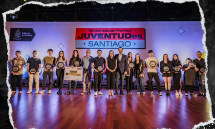 RECONOCEN A NUEVE JÓVENES CON EL PREMIO “JUVENTUDES SANTIAGO”