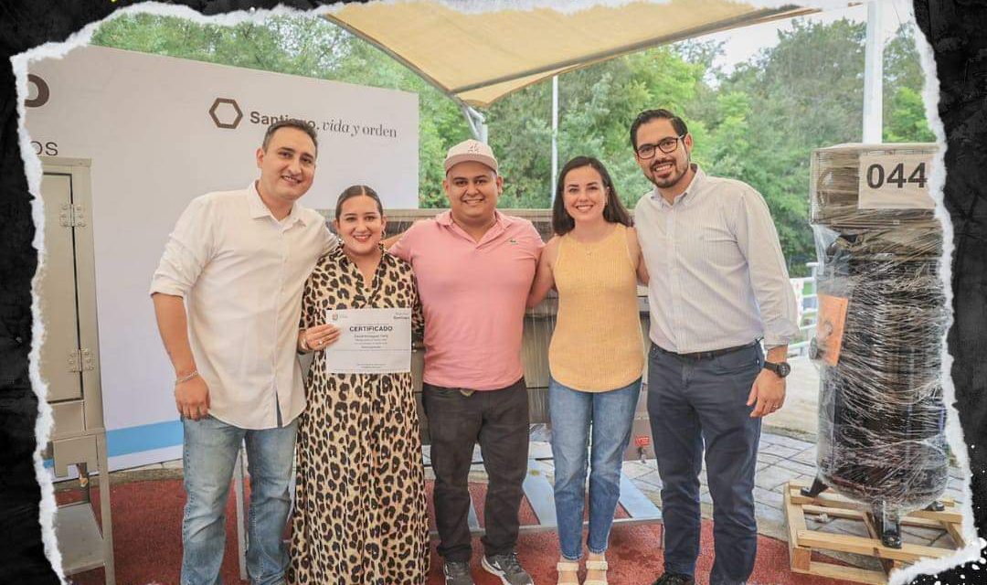 DAVID DE LA PEÑA ENTREGA EQUIPO DE TRABAJO A COMERCIANTES PARA IMPULSAR EMPRENDIMIENTOS