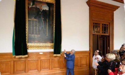 AMLO DEVELA SU RETRATO PRESIDENCIAL EN PALACIO NACIONAL EL ÚLTIMO DÍA DE SU MANDATO