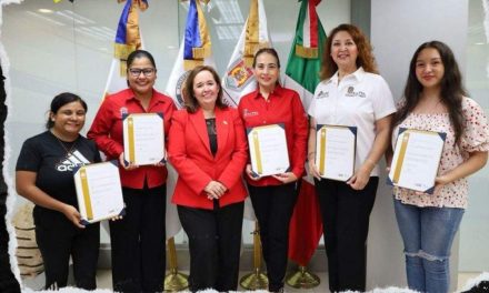 LA FACULTAD DE CONTADURÍA PÚBLICA Y ADMINISTRACIÓN RECONOCE A SU EQUIPO DE TALLERES DE SORORIDAD Y EQUIDAD DE GÉNERO