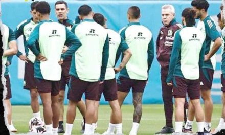 LA SELECCIÓN MEXICANA BUSCA CONVENCER ANTE UN VALENCIA DIEZMADO