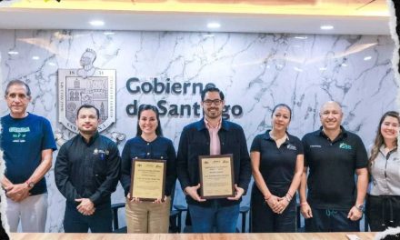 DAVID DE LA PEÑA, ALCALDE DE SANTIAGO Y SU ESPOSA OLGA VILLALÓN RECIBEN RECONOCIMIENTO POR SU LIDERAZGO EN INNOVACIÓN EN REHABILITACIÓN TECNOLÓGICA EN EL CRI