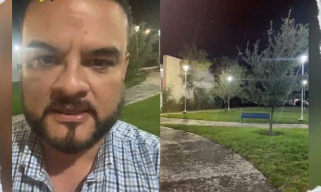 EL ALCALDE CARLOS RODRÍGUEZ ILUMINA PLAZA DE LA COLONIA CASA BLANCA EN CADEREYTA