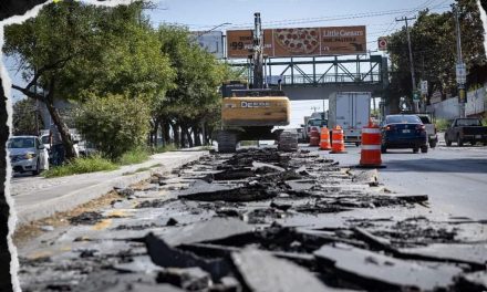 EN GUADALUPE EL ALCALDE HÉCTOR GARCÍA REFUERZA TRABAJOS DE BACHEO EN 11 DE SUS PUNTOS CRÍTICOS 