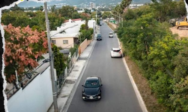 DAVID DE LA PEÑA ENTREGA CALLES PAVIMENTADAS EN EL BARRO Y EL BARRIAL