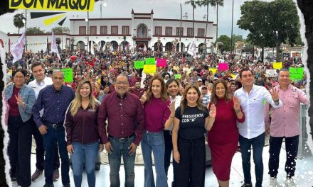 ENCABEZAN ANDRÉS MIJES Y CLARA LUZ FLORES ASAMBLEA MORENISTA EN ESCOBEDO 