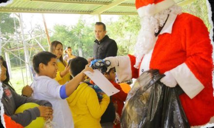 MIGUEL ÁNGEL SALAZAR Y EL DIF MUNICIPAL CONTINÚAN CON EL JUGUETÓN 2024 EN MONTEMORELOS