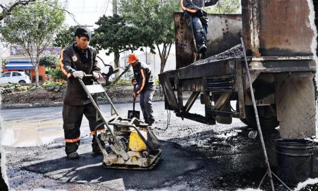 HÉCTOR GARCÍA REFUERZA OPERATIVO DE BACHEO EN GUADALUPE