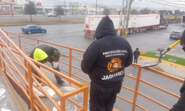 GOBIERNO DE SANTA CATARINA PROTEGE A PEATONES ANTE BAJAS TEMPERATURAS CON EL APOYO DE PROTECCIÓN CIVIL