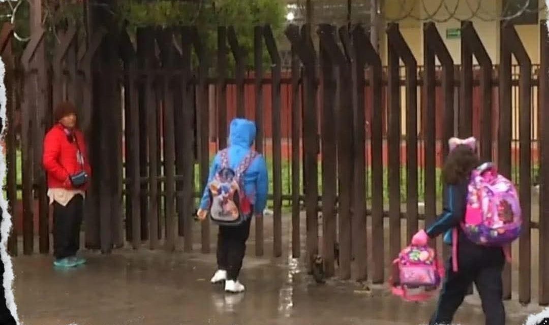 “BAJAS TEMPERATURAS DIVIDEN OPINIONES SOBRE ASISTENCIA ESCOLAR EN NUEVO LEÓN”