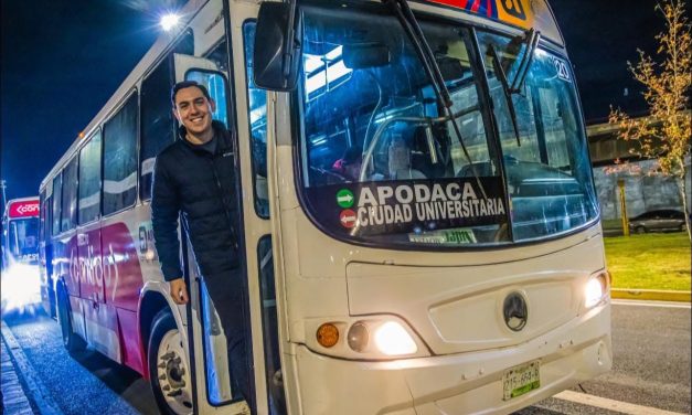 CÉSAR GARZA ARREDONDO PONE EN MARCHA PROGRAMA “DIRECTO CONTIGO” PARA TRANSPORTAR A ESTUDIANTES DE MEDICINA*