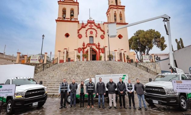 DAVID DE LA PEÑA RENUEVA PARQUES VEHICULAR DE SERVICIOS PÚBLICOS EN SANTIAGO