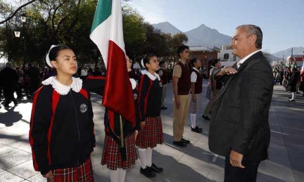 HÉCTOR GARCÍA CELEBRA EL DÍA DE LA BANDERA CON LA PARTICIPACIÓN DE ESCOLTAS DE ESCUELAS DE GUADALUPE
