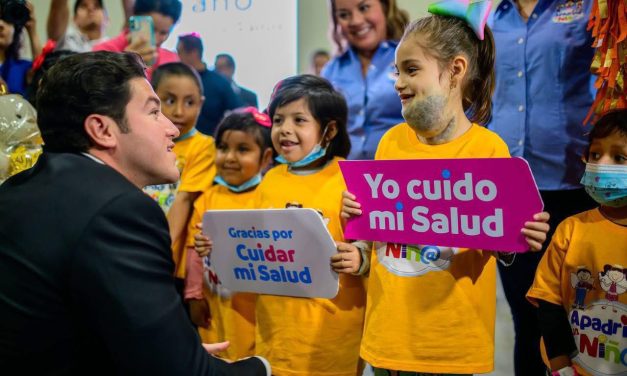SAMUEL GARCÍA PRESUME COBERTURA UNIVERSAL CONTRA EL CÁNCER INFANTIL