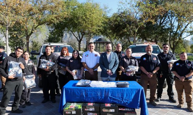 SAN PEDRO GARZA GARCÍA ENTREGA NUEVOS UNIFORMES A PROTECCIÓN CIVIL