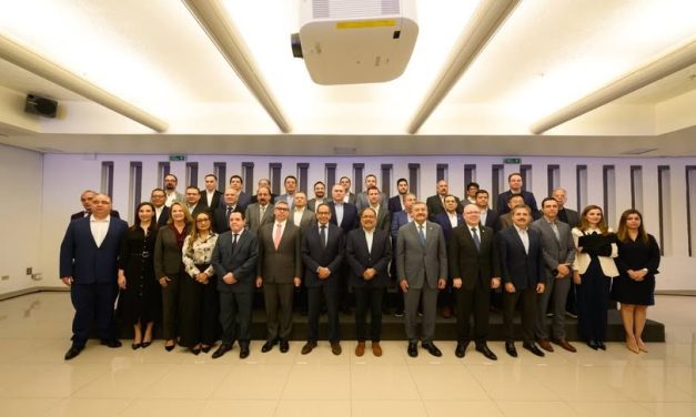 ANDRÉS MIJES DESTACA CRECIMIENTO ECONÓMICO Y ALIANZA CON EMPRESARIOS EN ESCOBEDO