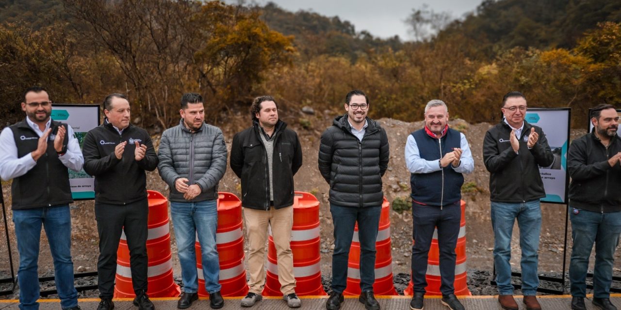 DAVID DE LA PEÑA MARROQUÍN ENTREGA OBRAS DE RECONSTRUCCIÓN EN EL BARRIAL