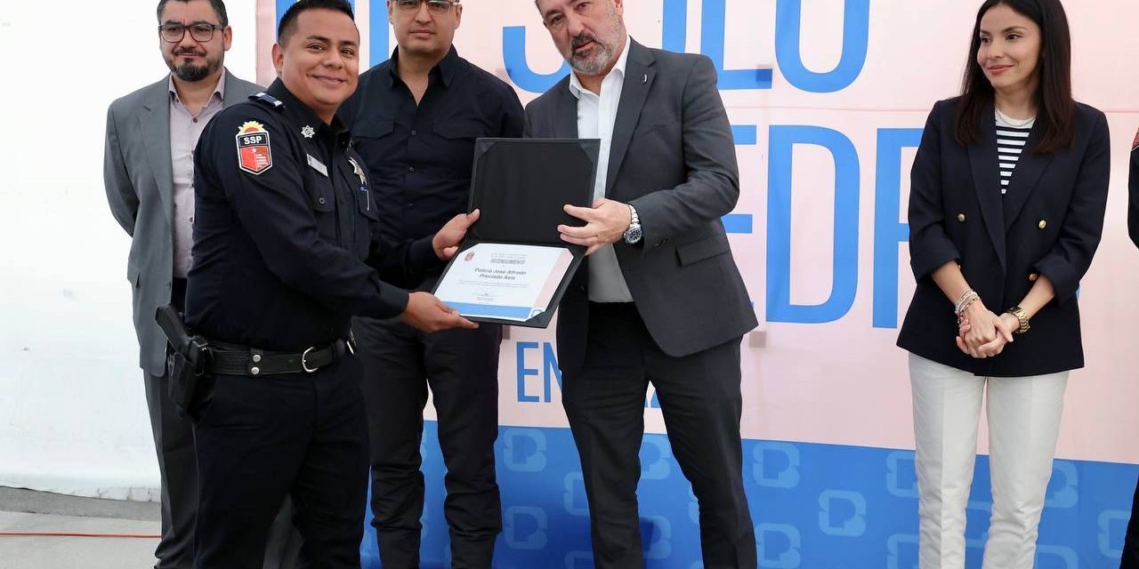 MAURICIO FERNÁNDEZ Y DAVID KURI RECONOCEN LA LABOR DE LOS POLICÍAS EN SAN PEDRO