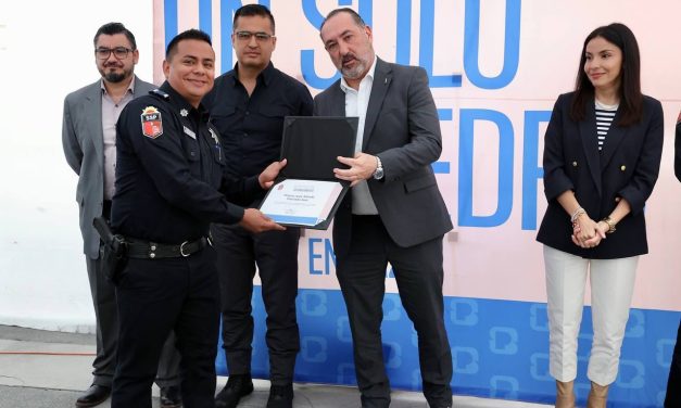 MAURICIO FERNÁNDEZ Y DAVID KURI RECONOCEN LA LABOR DE LOS POLICÍAS EN SAN PEDRO