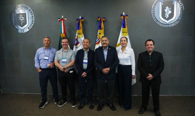 SANTOS GUZMÁN LÓPEZ PARTICIPA EN LA ENTREGA ANUAL DE SILLAS DE RUEDAS DE LA ORGANIZACIÓN INTERNACIONAL ROTARY