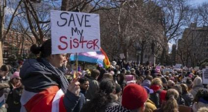 FEMINISTAS EN EE.UU. LANZAN CONSIGNAS CONTRA DONALD TRUMP EN EL DÍA INTERNACIONAL DE LA MUJER