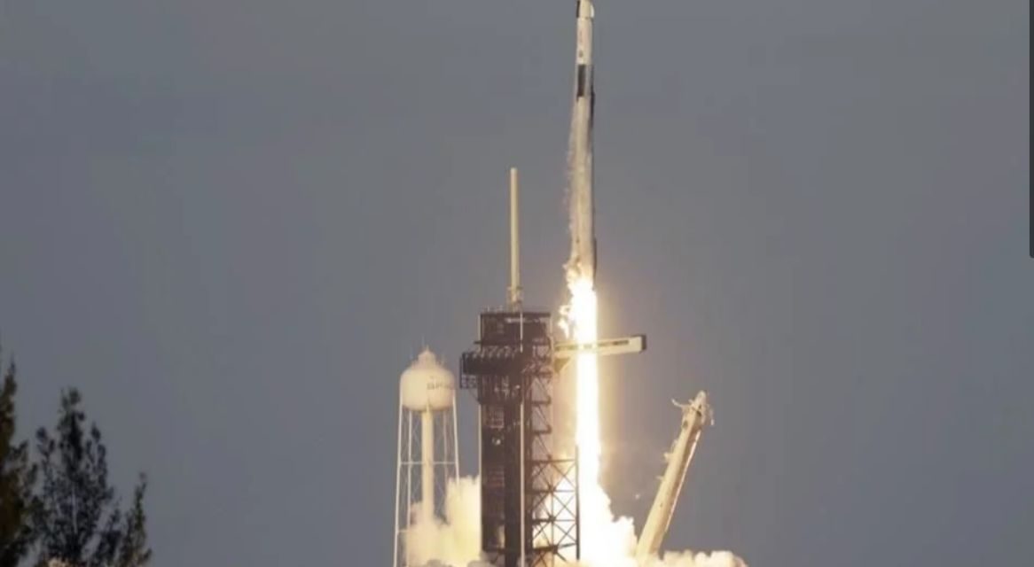 LANZA SPACEX MISIÓN PARA RESCATAR A DOS ASTRONAUTAS VARADOS EN LA ESTACION ESPACIAL INTERNACIONAL