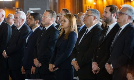 CLARA LUZ FLORES PARTICIPA EN MISA EN HONOR AL PAPA FRANCISCO EN LA BASÍLICA DE GUADALUPE