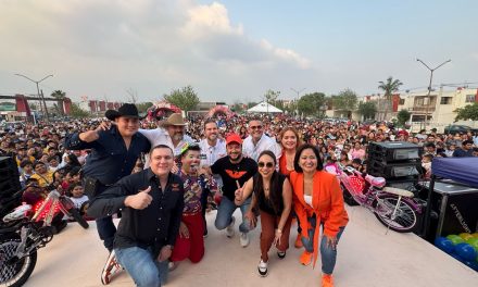 RAÚL LOZANO Y ANDRÉS PINTOS FESTEJAN A LAS NIÑAS Y NIÑOS EN GARCÍA JUNTO A MOVIMIENTO CIUDADANO