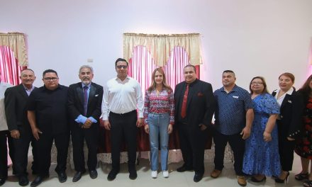 CLARA LUZ FLORES RECONOCE A LÍDERES EVANGÉLICOS POR SU LABOR COMUNITARIA
