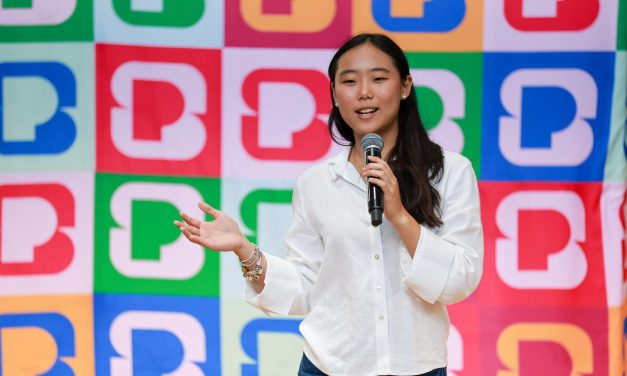 CECILIA LEE MOTIVA A DEPORTISTAS DE OSOS SAN PEDRO EN CONFERENCIA INSPIRADORA