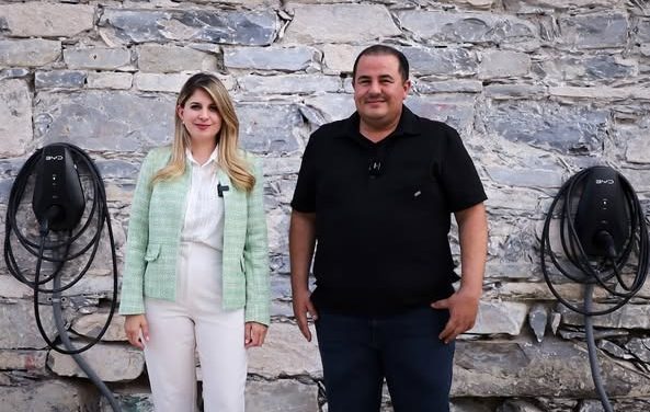 MELISA PEÑA Y LUIS SEPULVEDA IMPULSAN MOVILIDAD LIMPIA CON INSTALACIÓN DE CARGADORES ELÉCTRICOS EN VILLALDAMA