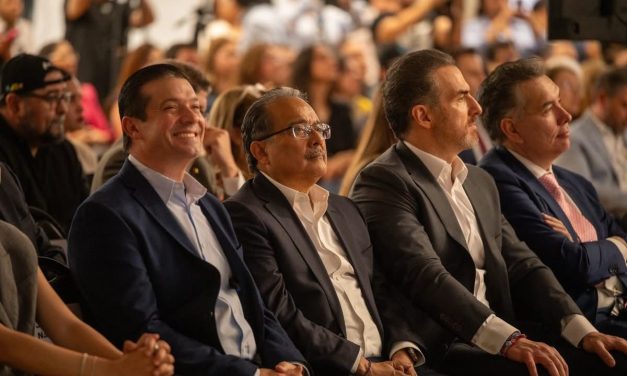 ANDRÉS MIJES RECONOCE LABOR DEL CONSEJO NUEVO LEÓN EN SU DÉCIMO ANIVERSARIO