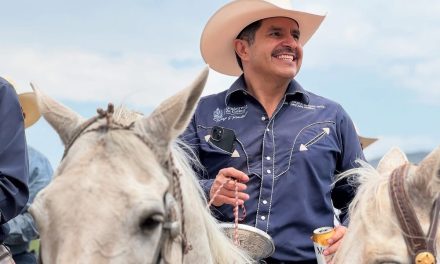 JUAN ESPINOZA EGUÍA PARTICIPA EN LA TRADICIONAL CABALGATA DEL 347 ANIVERSARIO DE GALEANA