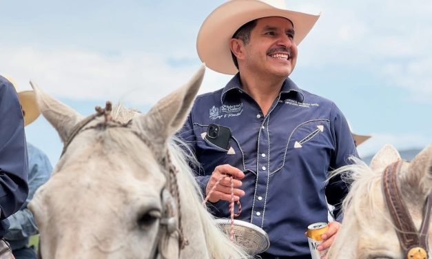 JUAN ESPINOZA EGUÍA PARTICIPA EN LA TRADICIONAL CABALGATA DEL 347 ANIVERSARIO DE GALEANA